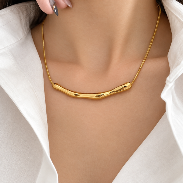 Geometrical contemporary necklace - Image 4