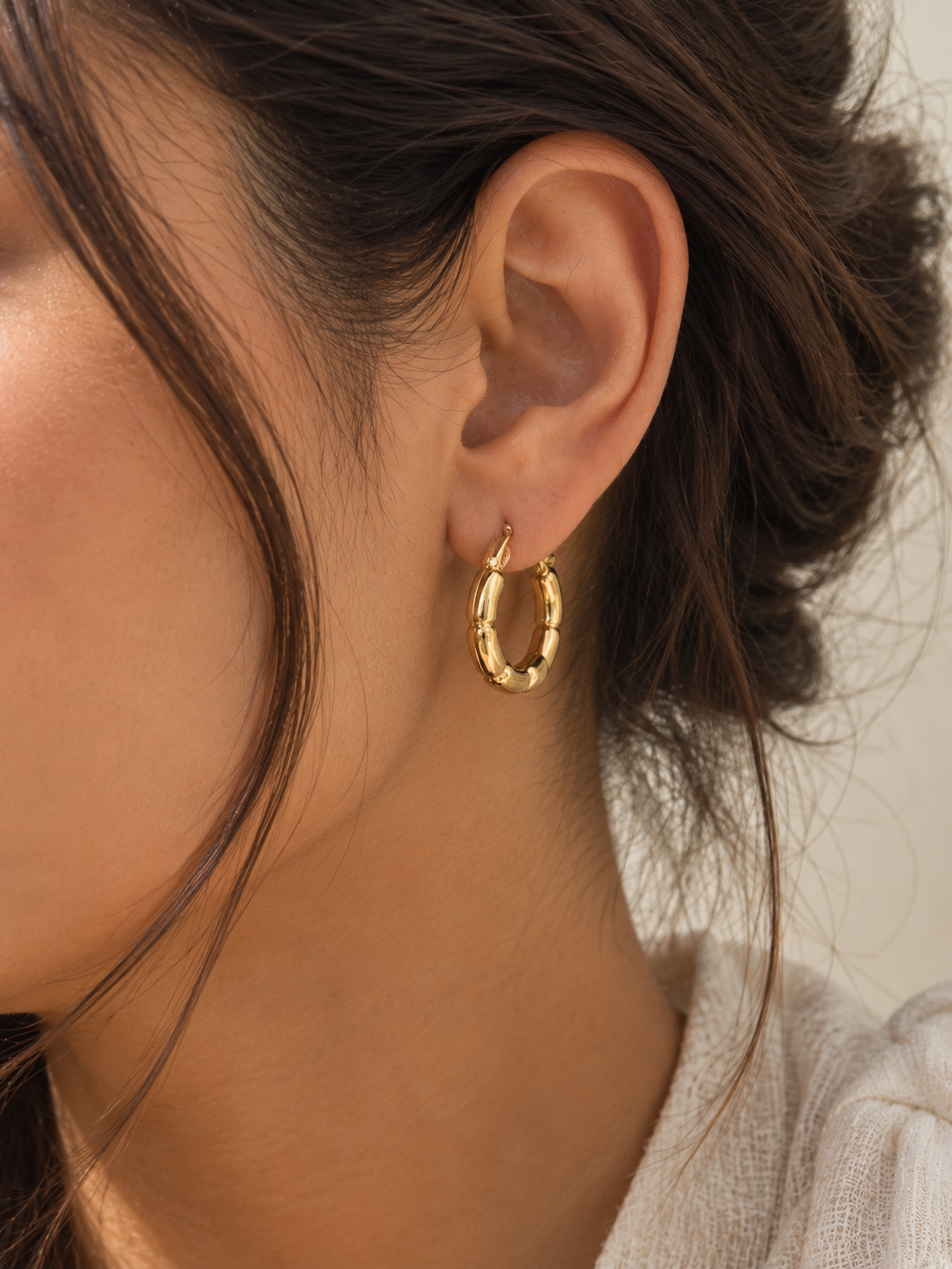 Bamboo Textured Hoop Earrings - Image 3