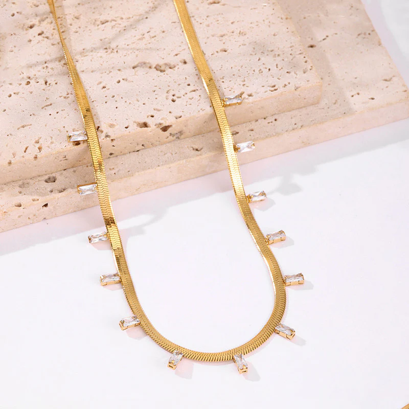 Shimmering Diamond Stone Necklace